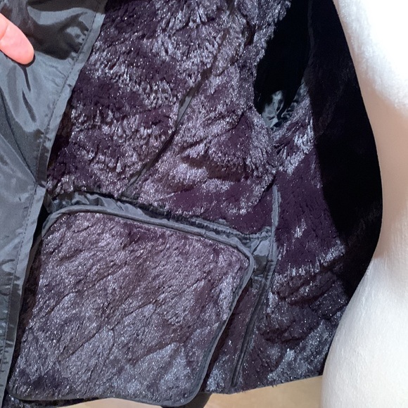 PLATINUM. Black quilted jacket w/zip. Warm lining, zip also on sleeves. - Picture 5 of 11